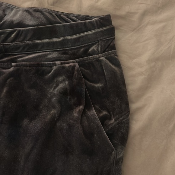 LULULEMON Velour Joggers sz 8 - Picture 4 of 8